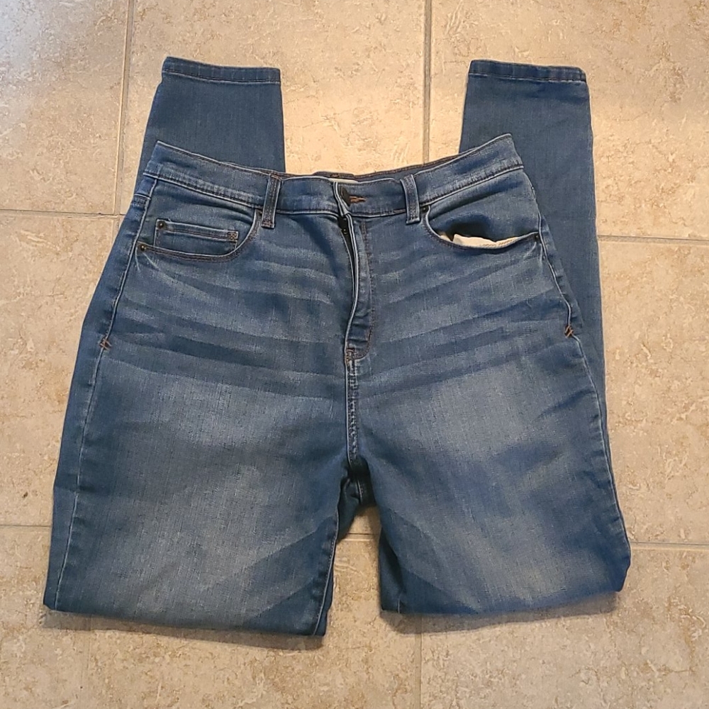 Mudd High Rise Medium Wash Skinny Jegging